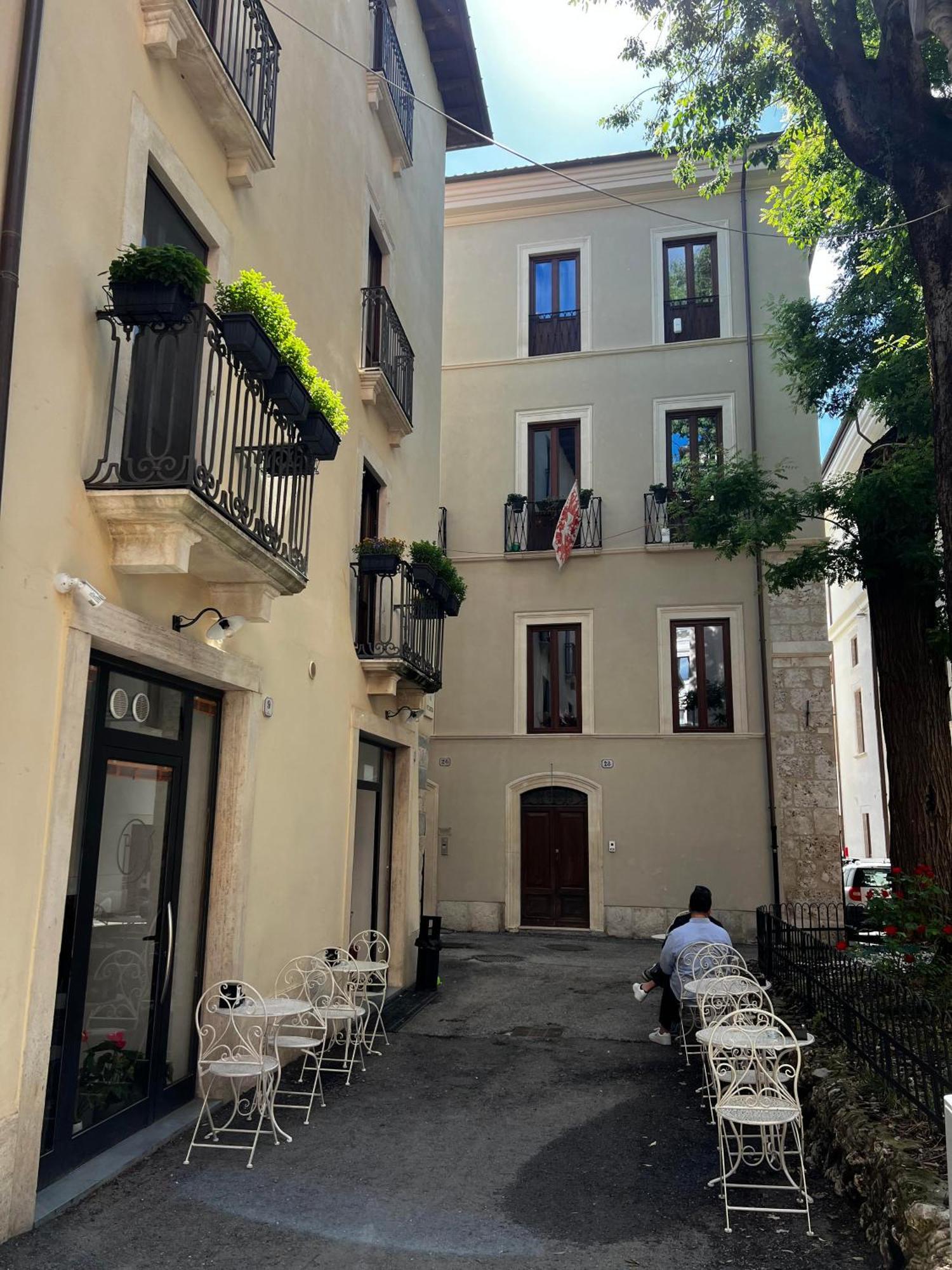 Dimora Largo Silvestro Dell'Aquila- Centro Storico Villa Eksteriør billede